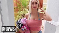 Filme adulto skylar vox lamber a boceta de sua garota em calças de renda